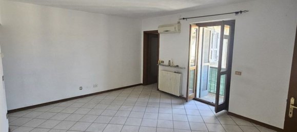 Apartamento de 3 dormitorios en Borgonovo Val Tidone, Italy No. 365265 10