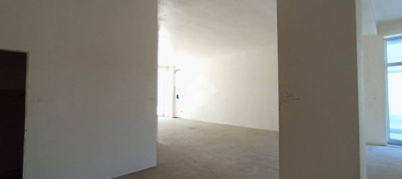 1 room Commercial property in Cosenza, Italy No. 36184 3