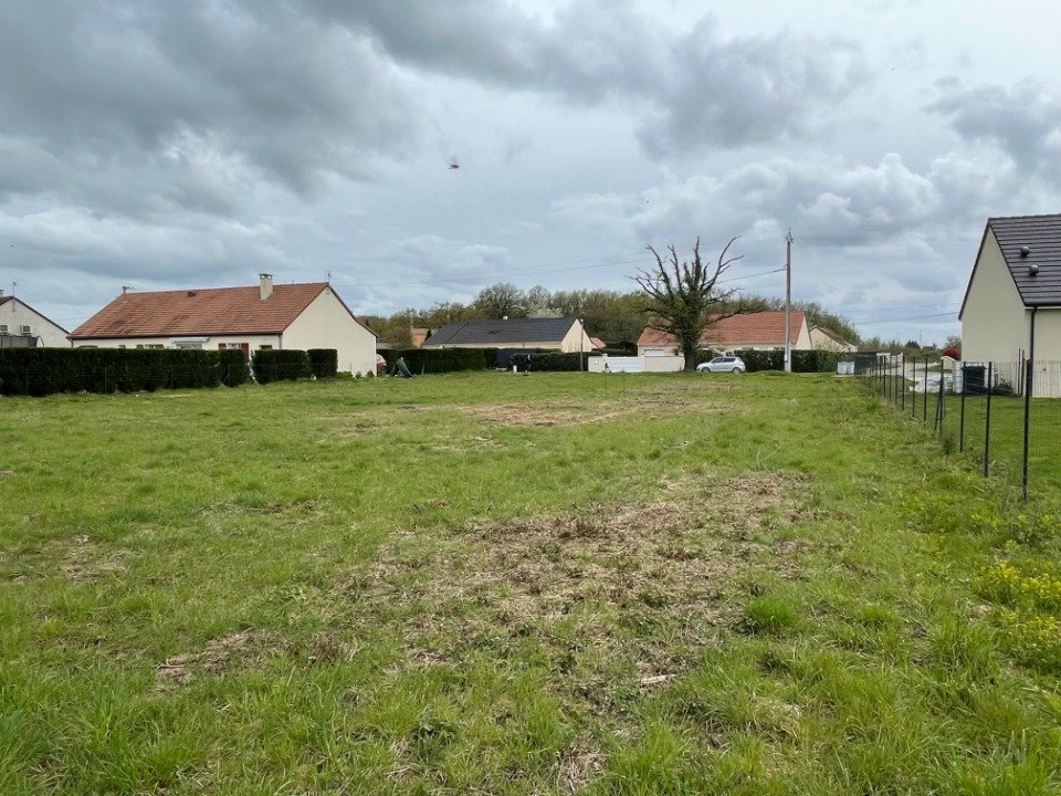 Grundstück in La Chatre, France, Nr. 52726