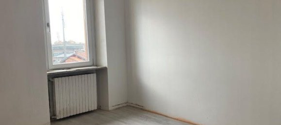 Квартира с 4 комнатами в Биелла, Италия № 53264 4