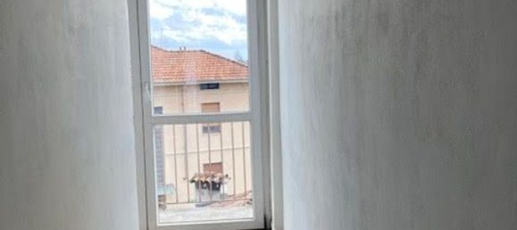 Квартира с 4 комнатами в Биелла, Италия № 53264 2