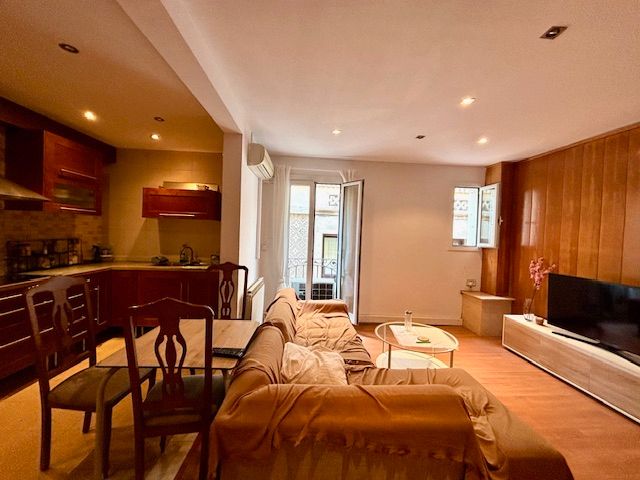 Penthouse T3 em Ciutat Vella, Spain N.º 173457