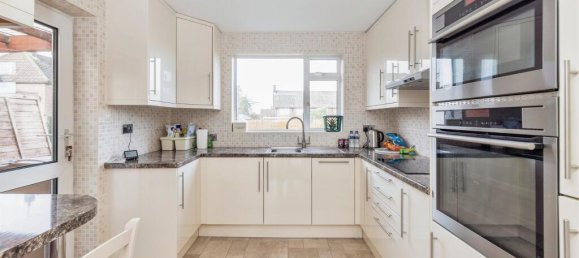 Дом с 3 спальнями в Bushey, Великобритания № 6199 2