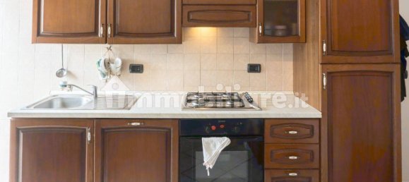 4 bedrooms Apartment in Limbiate, Italy No. 317107 3