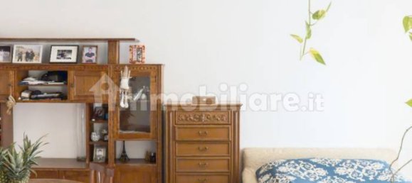 4 bedrooms Apartment in Limbiate, Italy No. 317107 9