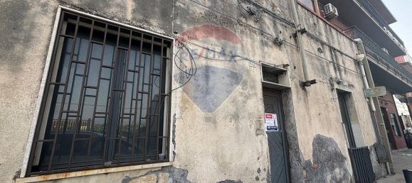 5 rooms Apartment in Camporotondo Etneo, Italy No. 82672 33