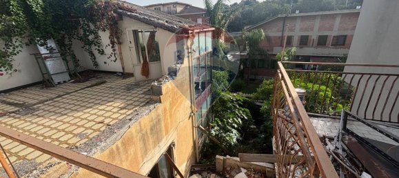 5 rooms Apartment in Camporotondo Etneo, Italy No. 82672 11