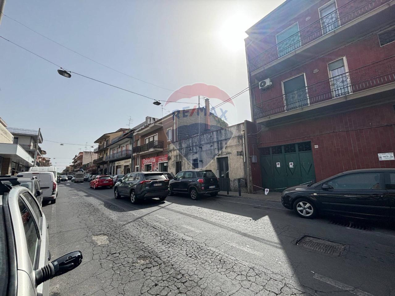 5 rooms Apartment in Camporotondo Etneo, Italy No. 82672