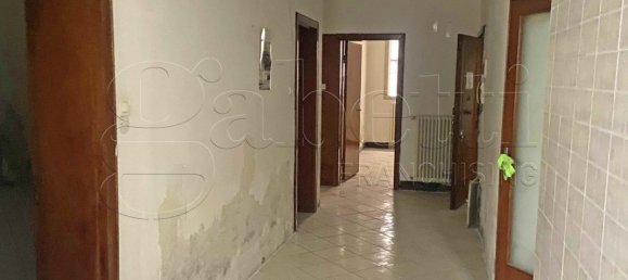 3 bedrooms Apartment in Ferrara, Italy No. 344679 8
