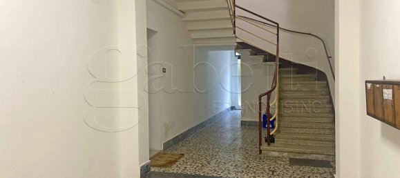 3 bedrooms Apartment in Ferrara, Italy No. 344679 2