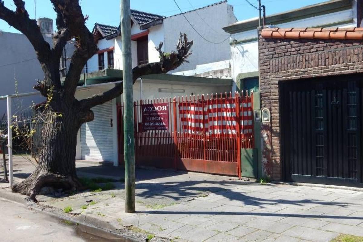 147m² Land in Moron, Argentina No. 47544