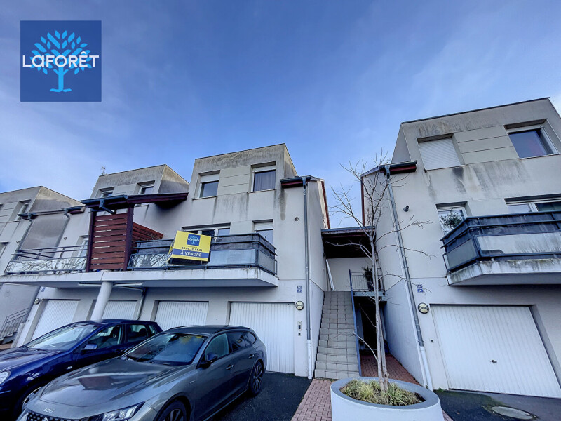 2 bedrooms Duplex in Schiltigheim, France No. 54137