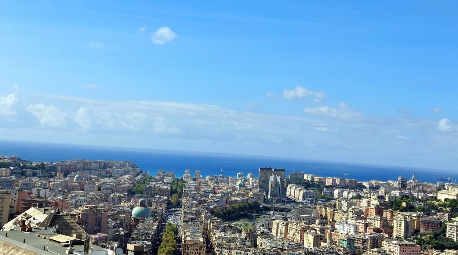 4 غرف نوم شقة في Genoa, Italy رقم 339973