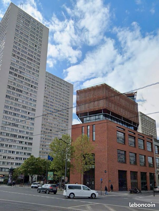  Parking in Paris, France No. 350496