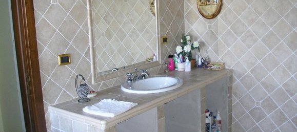 8 rooms House in Folignano, Italy No. 191165 11