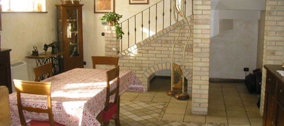 8 rooms House in Folignano, Italy No. 191165 5