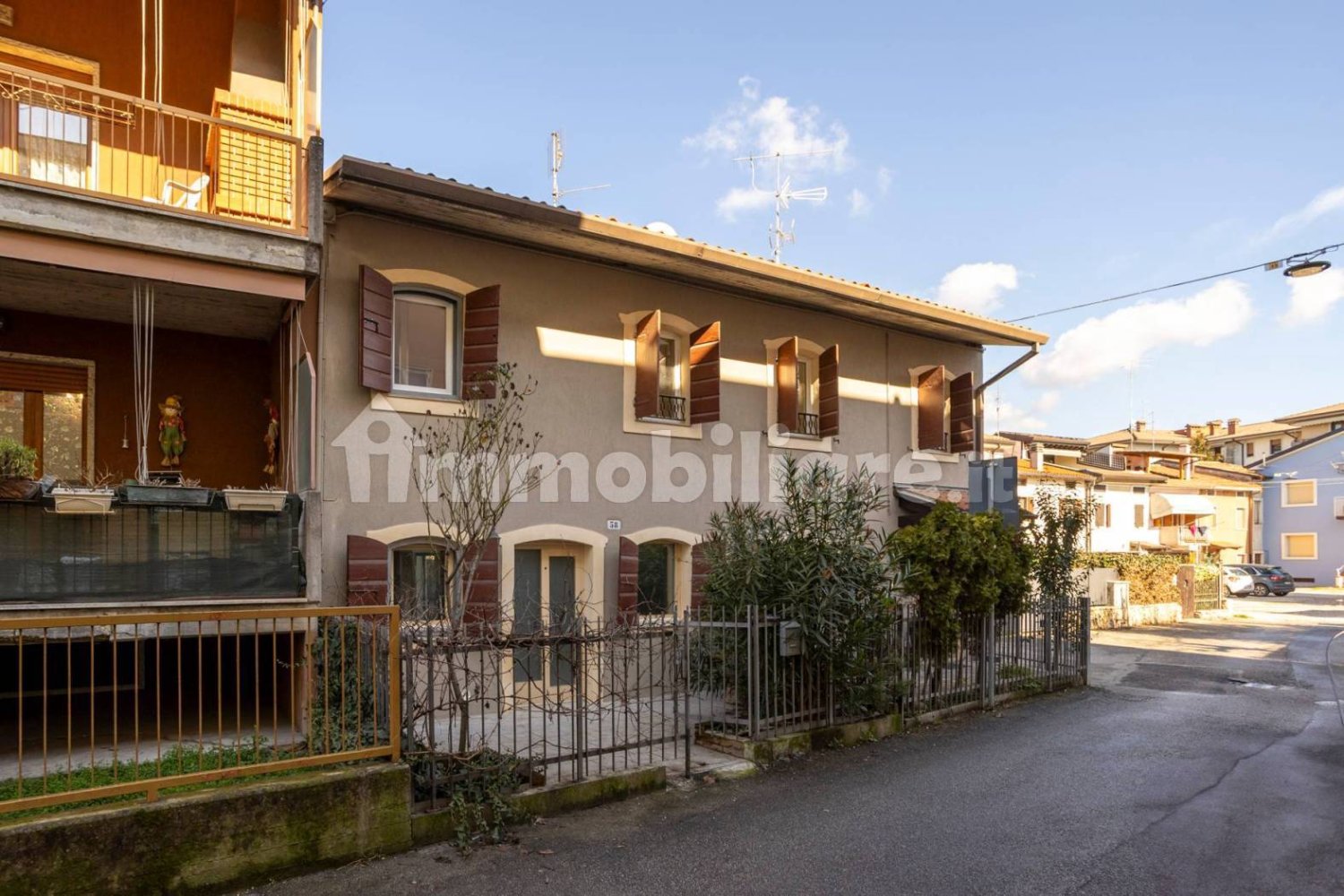 Casa de 3 dormitorios en Verona, Italy No. 223183