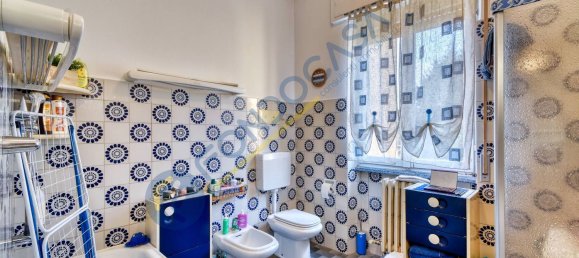 3 rooms Apartment in Senago, Italy No. 268885 2