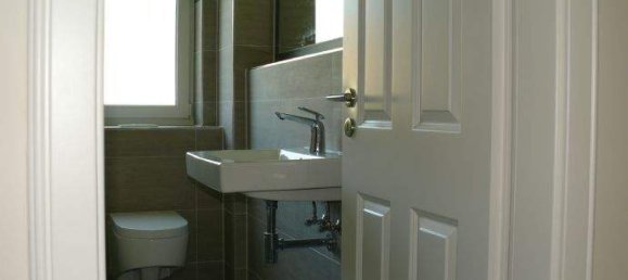 4 rooms Apartment in Tempelhof, Germany No. 260823 6