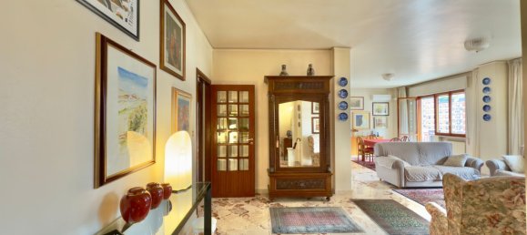 4 bedrooms Apartment in Palermo, Italy No. 345118 3