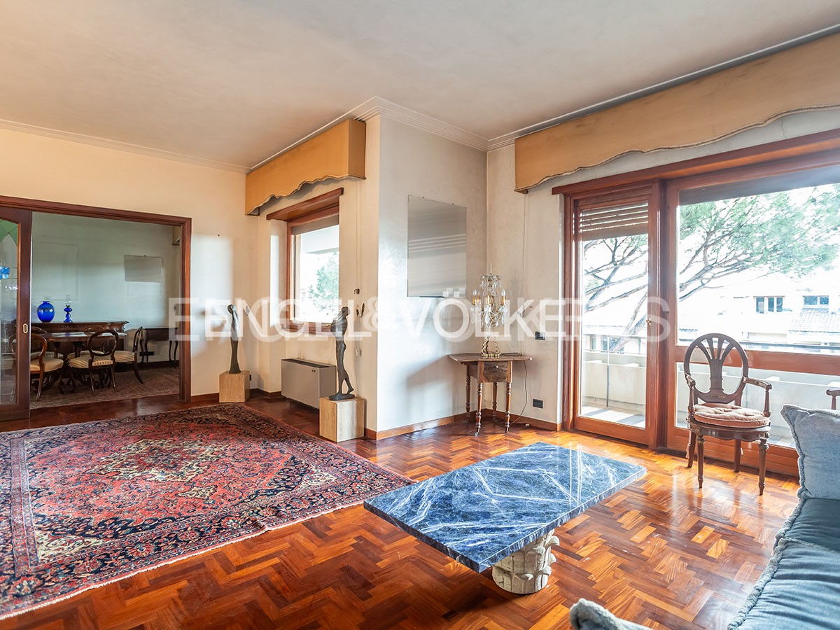 3 bedrooms Apartment in Rome, Italy No. 103850