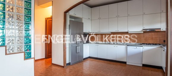 3 bedrooms Apartment in Rome, Italy No. 103850 8