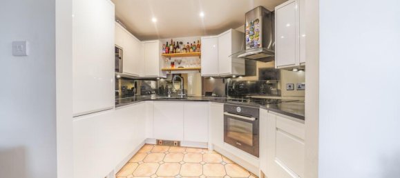 2 bedrooms Apartment in London, United Kingdom No. 13467 4