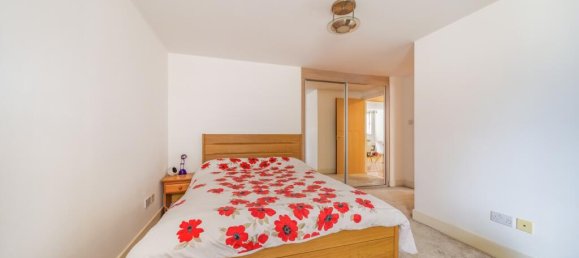 2 bedrooms Apartment in London, United Kingdom No. 13467 3