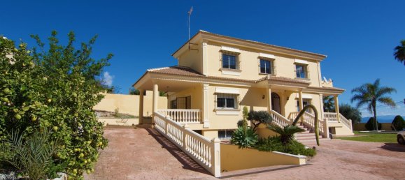 4 bedrooms Villa in Alhaurin de la Torre, Spain No. 146560 2