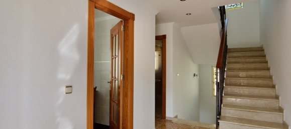 4 bedrooms Villa in Alhaurin de la Torre, Spain No. 146560 5