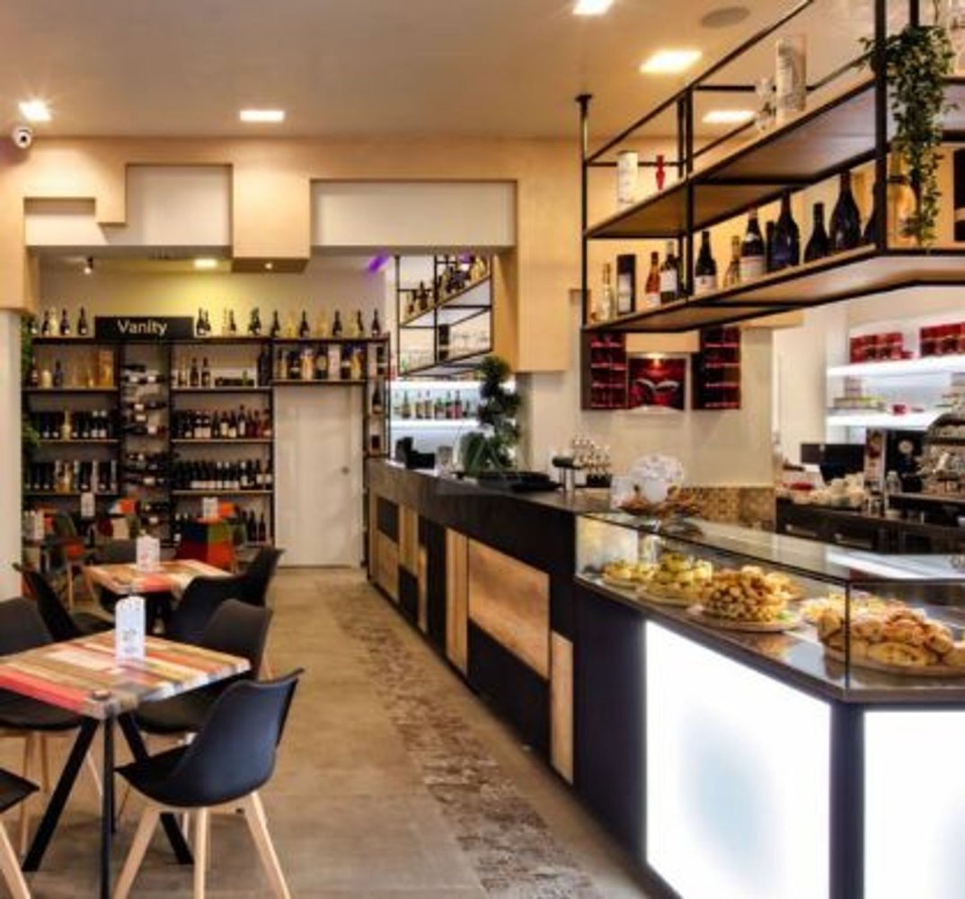 100m² Commercial property in Bassano del Grappa, Italy No. 321168