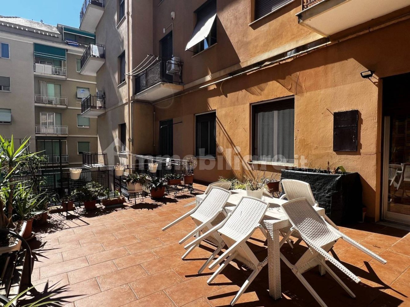 Квартира с 2 спальнями в Генуя, Италия № 301545