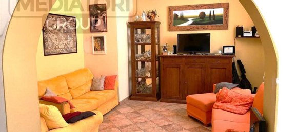 4 rooms House in Fucecchio, Italy No. 375681 3