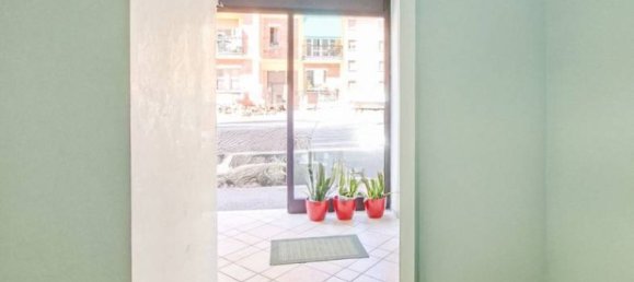 Gewerbliche Immobilie in Verona, Italy 47m², Nr. 380665 4