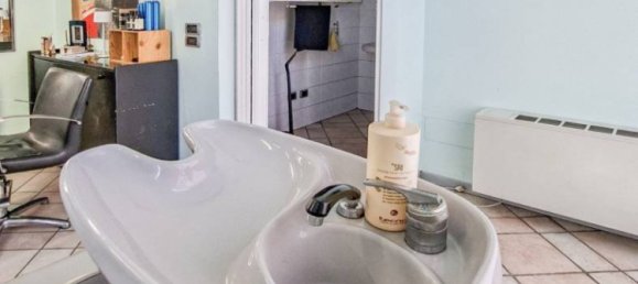 Gewerbliche Immobilie in Verona, Italy 47m², Nr. 380665 14