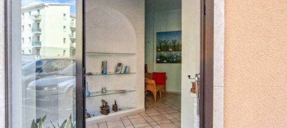 Gewerbliche Immobilie in Verona, Italy 47m², Nr. 380665 2