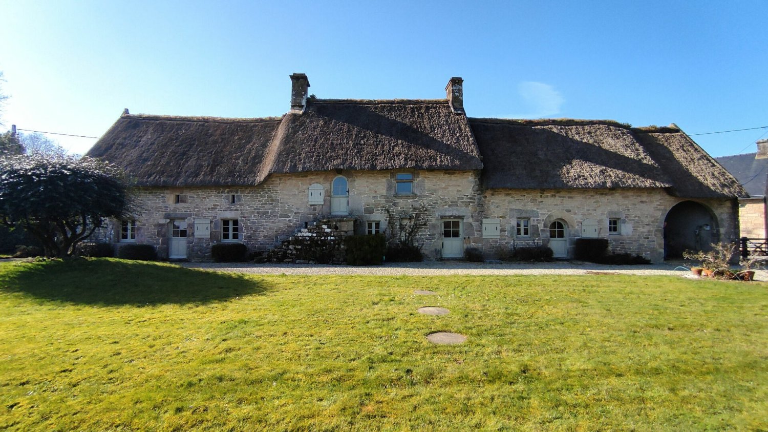 Casa de 3 dormitorios en Melrand, France No. 196920
