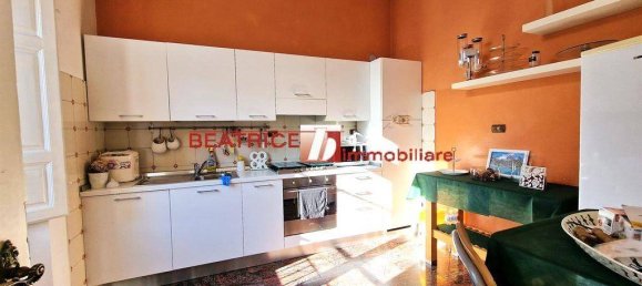 5 bedrooms Villa in Lucca, Italy No. 10773 12