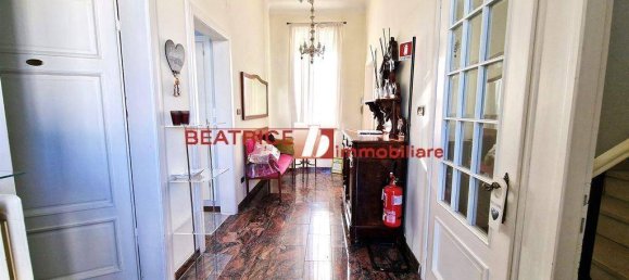 5 bedrooms Villa in Lucca, Italy No. 10773 9
