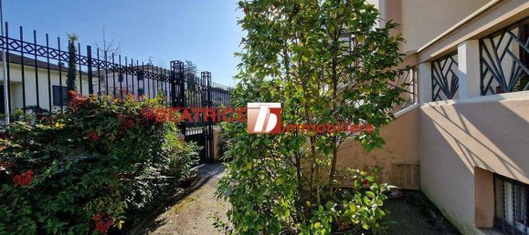 5 bedrooms Villa in Lucca, Italy No. 10773 6