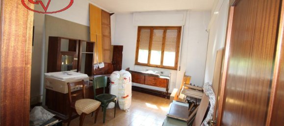 5 rooms Apartment in Montevarchi, Italy No. 226629 12