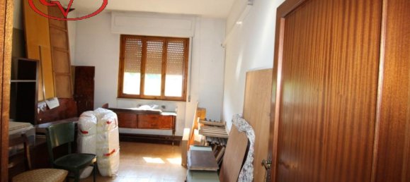 5 rooms Apartment in Montevarchi, Italy No. 226629 13