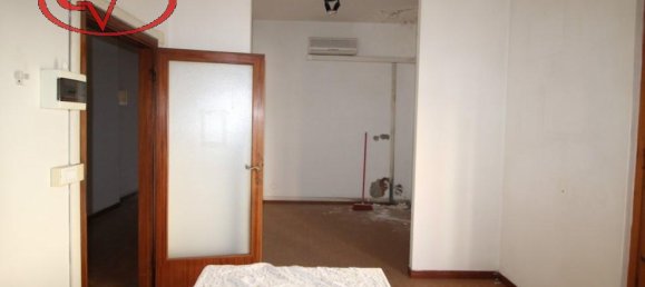 5 rooms Apartment in Montevarchi, Italy No. 226629 5