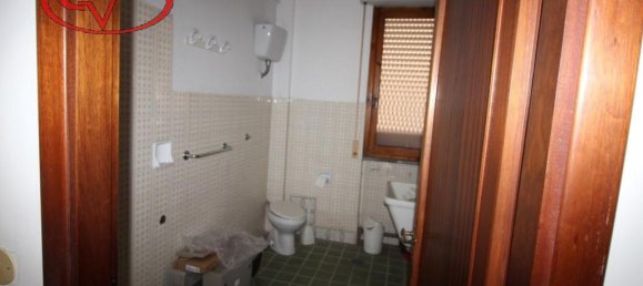 5 rooms Apartment in Montevarchi, Italy No. 226629 7