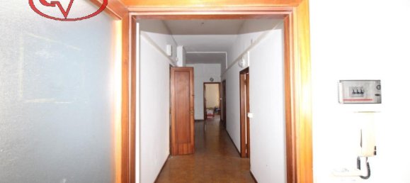 5 rooms Apartment in Montevarchi, Italy No. 226629 4