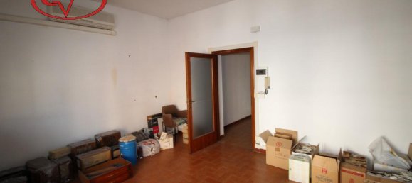 5 rooms Apartment in Montevarchi, Italy No. 226629 3