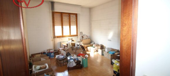 5 rooms Apartment in Montevarchi, Italy No. 226629 9