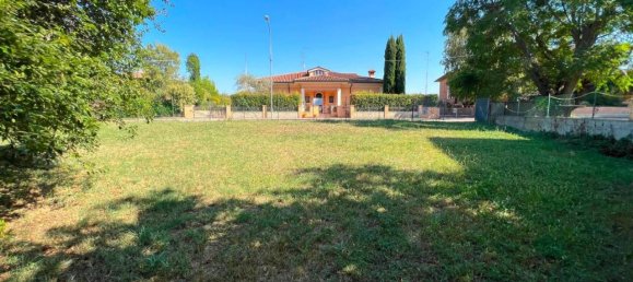 5 rooms Villa in Argenta, Italy No. 115056 11