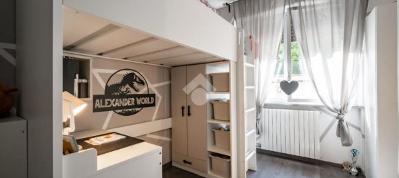 3-salle Appartement à Pescate, Italy No. 286154 28