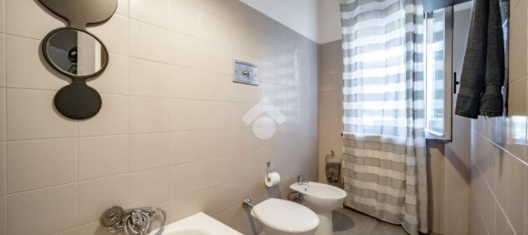 3-salle Appartement à Pescate, Italy No. 286154 26